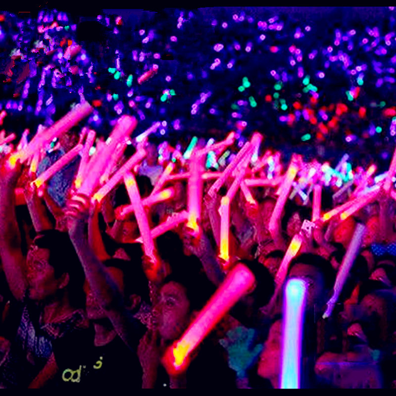 30 stuks feestdecoratie: kleur - Flashing Led Foam Sticks Party recensie en prijs