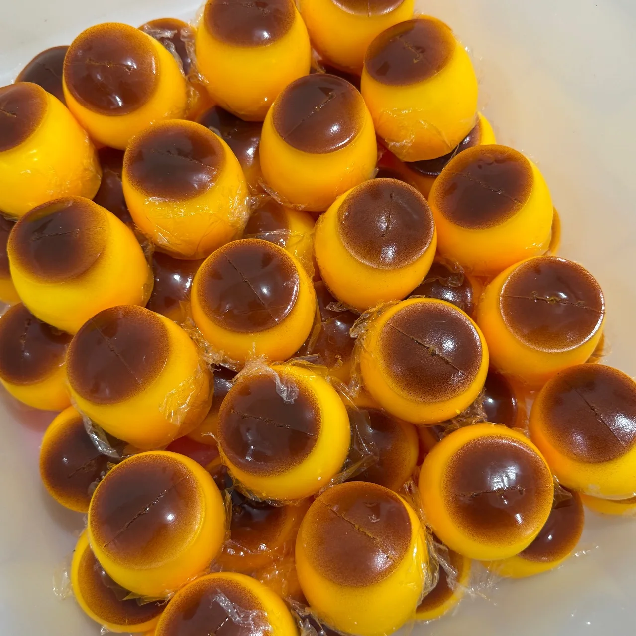 Knapperig karamelpudding knijp - Novelty Gifts recensie en prijs